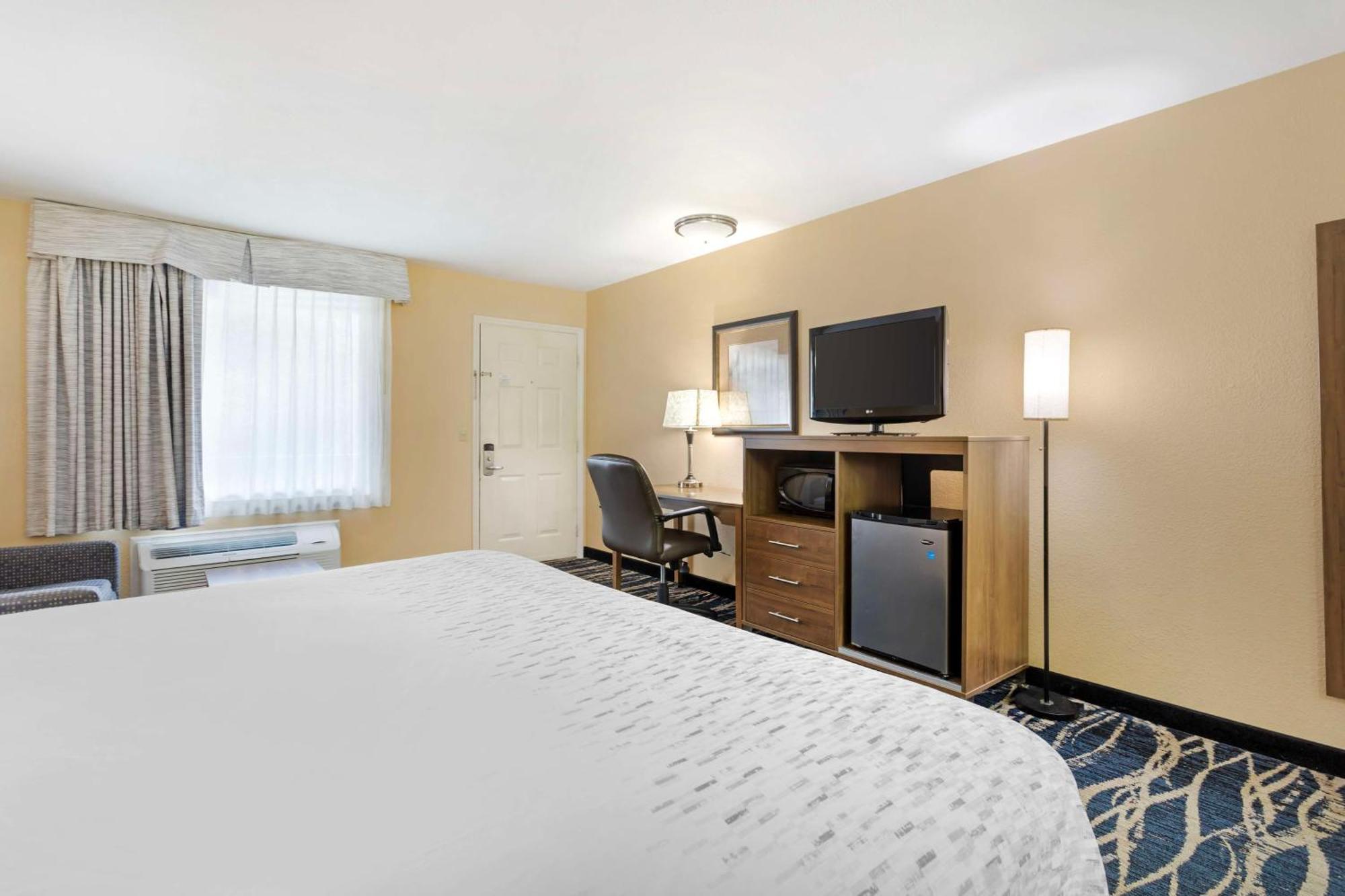 Best Western Mountainbrook Inn Мегги-Вэлли Экстерьер фото